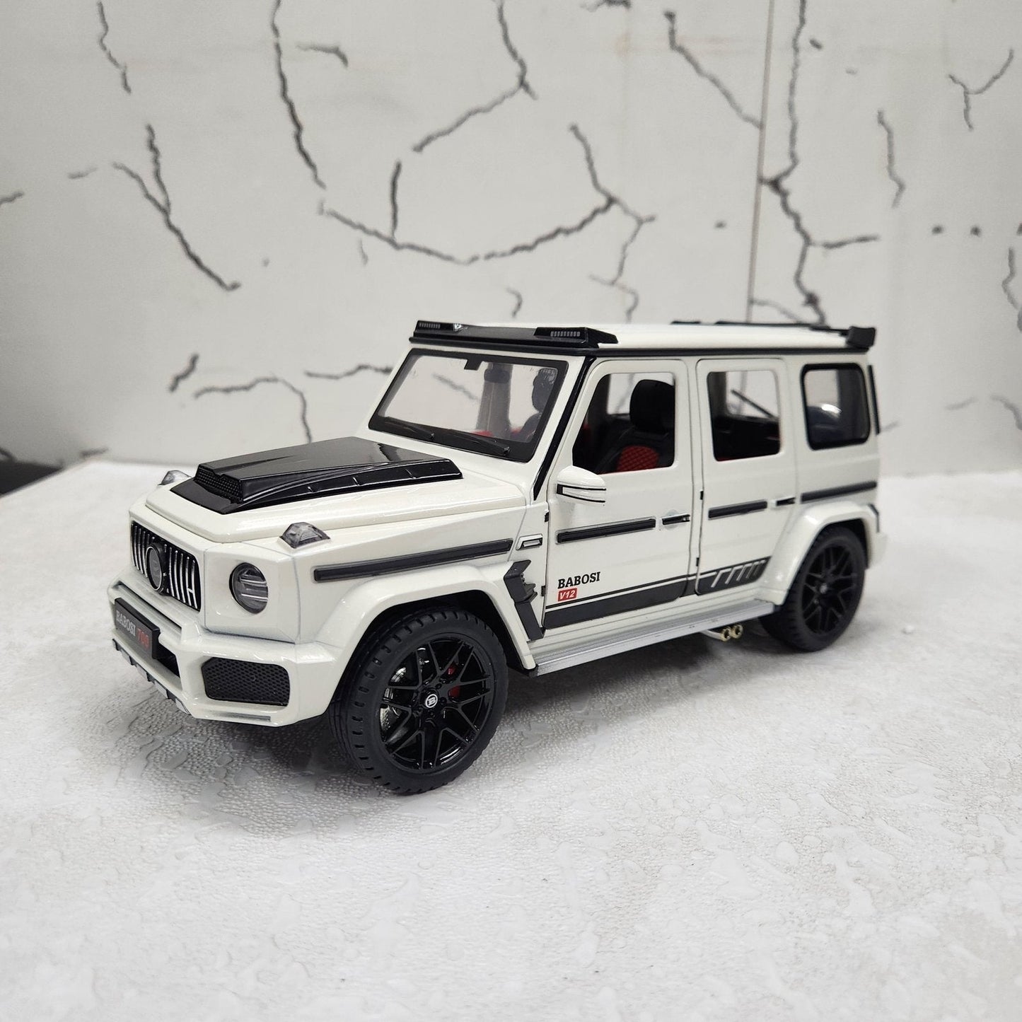 G Wagon Brabus White Metal Diecast Car 1:18 (28x11 cm)
