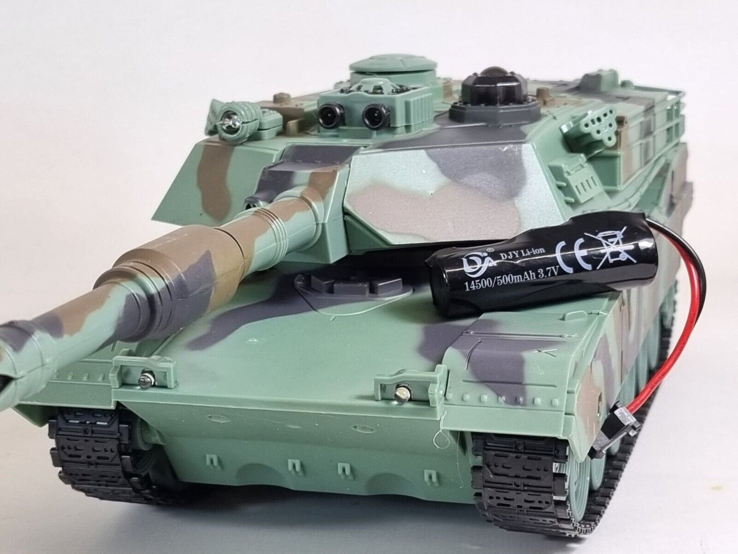 German Tiger VS American Military Model (Pack of 2)