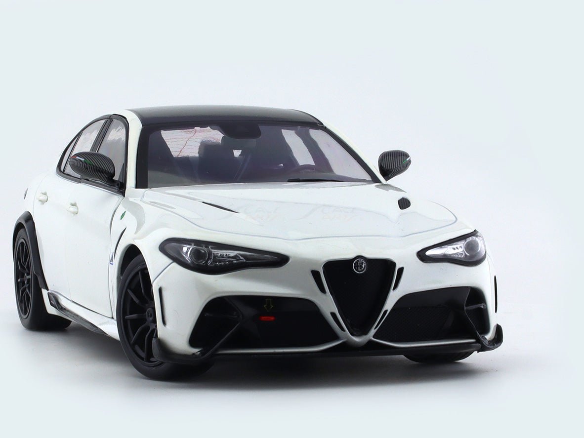 2022 Alfa-Romeo Giulia GTA white 1:18 Solido diecast Scale Model collectible