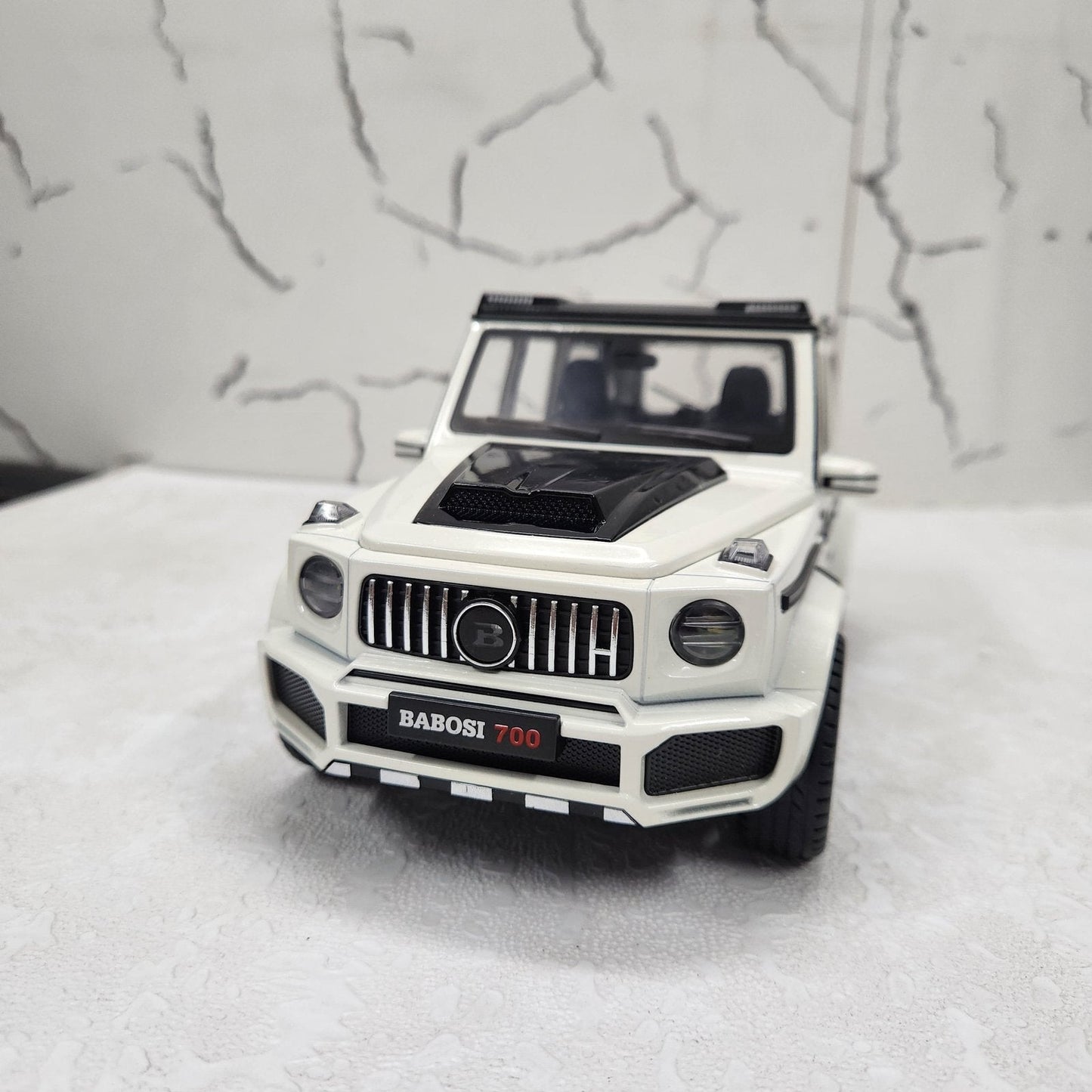 G Wagon Brabus White Metal Diecast Car 1:18 (28x11 cm)