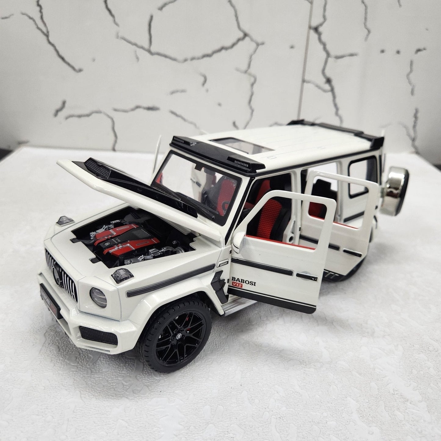 G Wagon Brabus White Metal Diecast Car 1:18 (28x11 cm)