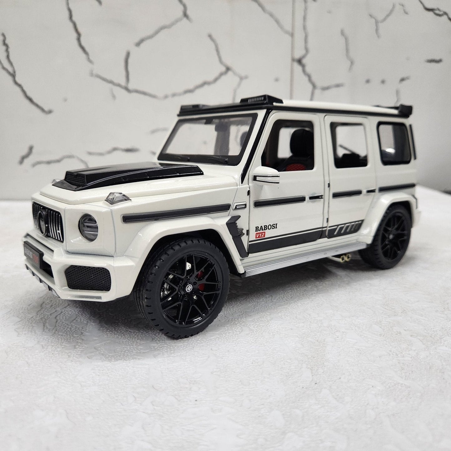 G Wagon Brabus White Metal Diecast Car 1:18 (28x11 cm)