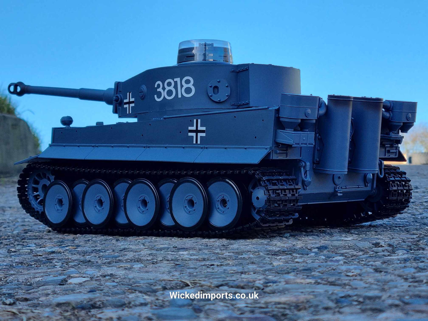 Tiger I V7 with Infrared Battle System (2.4Ghz + Shooter + Smoke + Sound)
