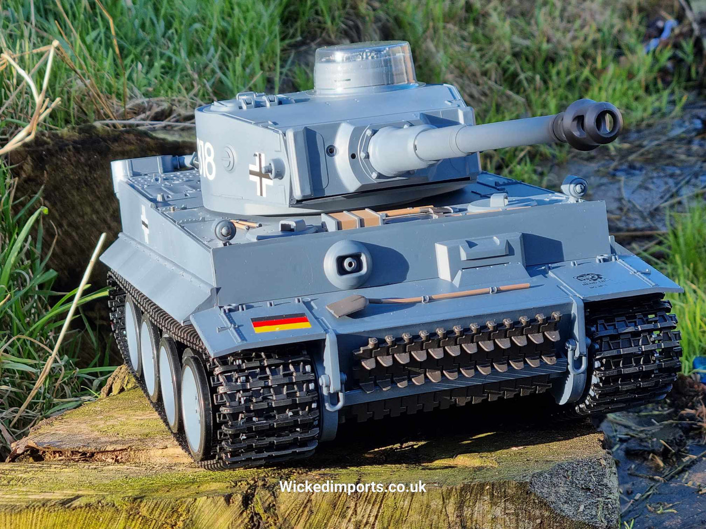 Tank Tiger Long 1:16, Smoke, Sound, BB Shot Function + IR, 2,4 Ghz metal suspension