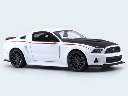 Ford Mustang Streetracer white 1:24 Maisto diecast alloy scale model car