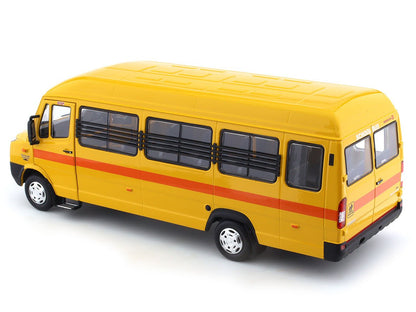 Force / Tempo Traveller School bus 1:24 Dealer Edition diecast Scale Model collectible