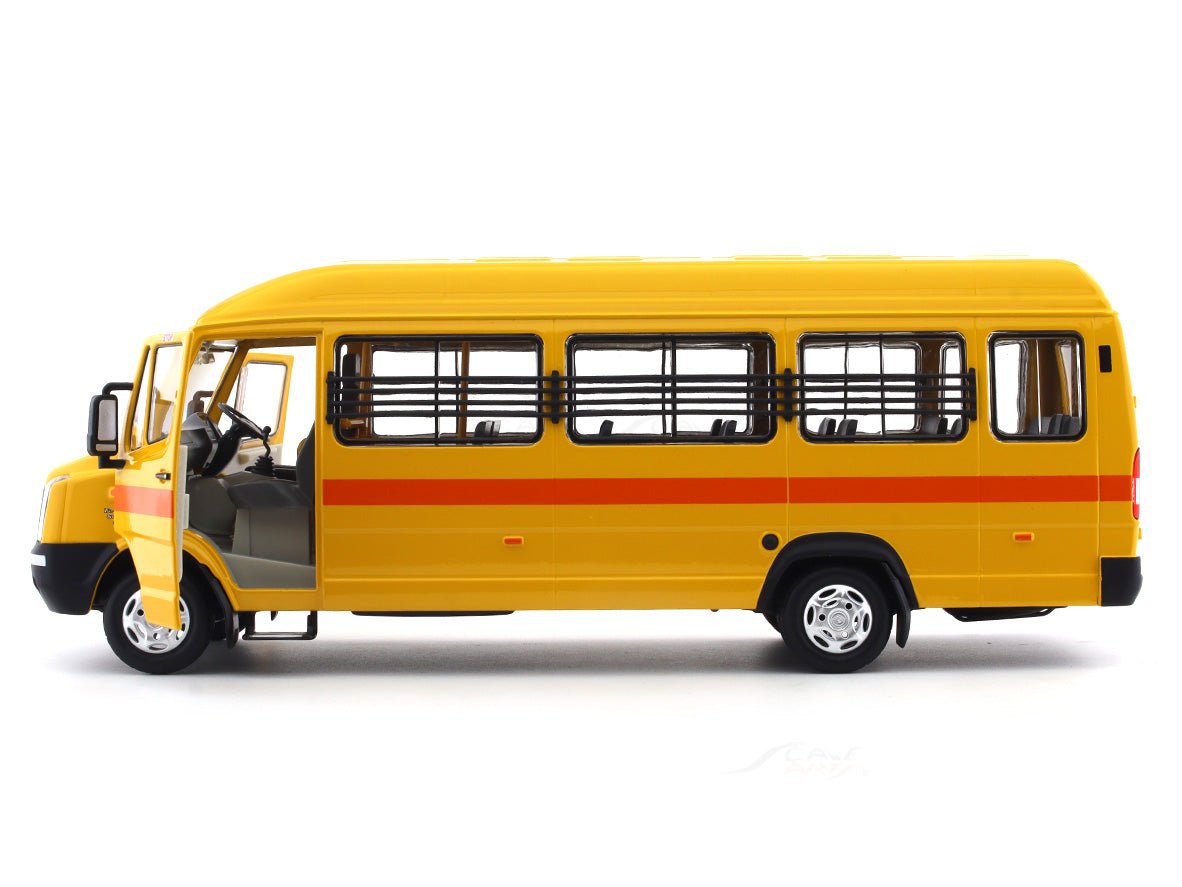Force / Tempo Traveller School bus 1:24 Dealer Edition diecast Scale Model collectible